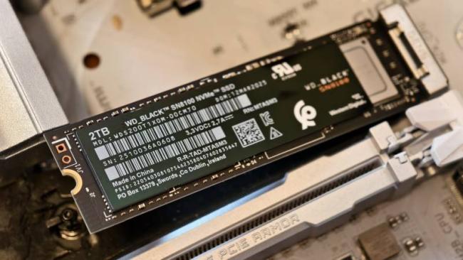 WD SN8100 2TB