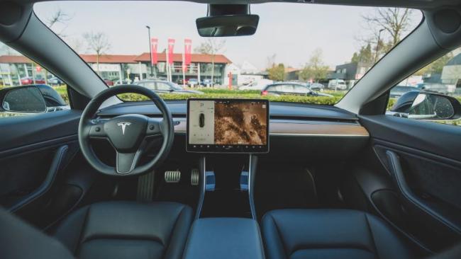 Palubní deska vozidla Tesla