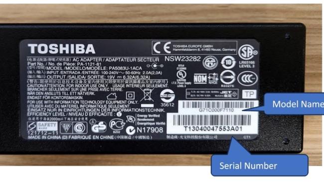 Ukázka napájecího adaptéru Toshiba