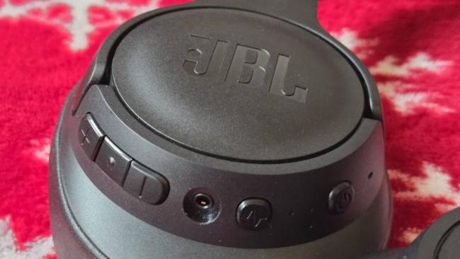 JBL Tune 670NC