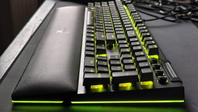 Razer BlackWidow V4 Pro 