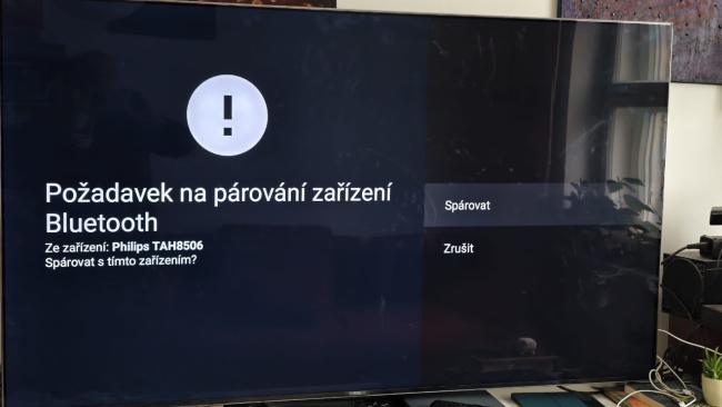 Jak připojit sluchátka k televizi?