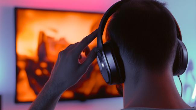 Jak připojit sluchátka k televizi