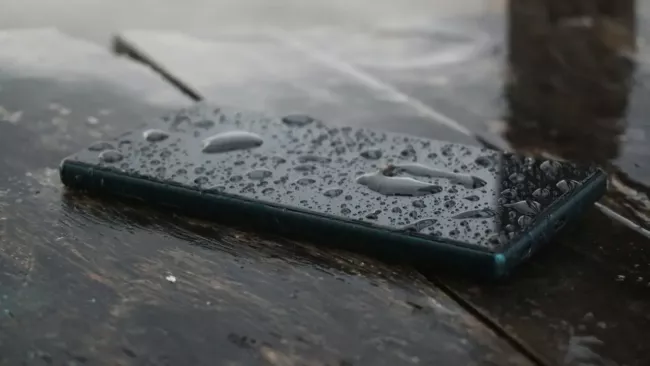 Smartphone, který zmokl