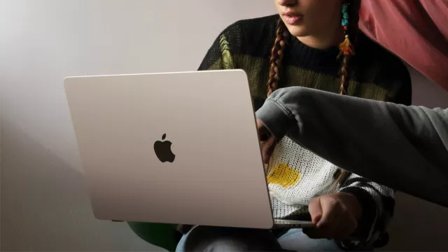 MacBook Air s 15″ displejem