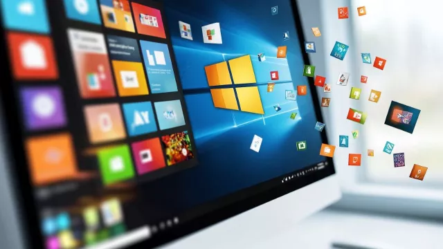 Z monitoru s desktopem Windows odlétají programy a aplikace