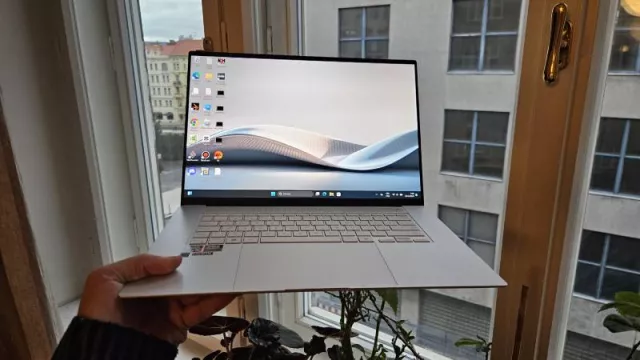 Asus Zenbook S16 OLED